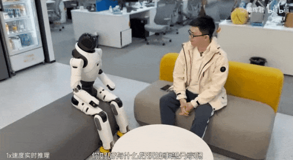 稚晖君机器人神技再现江湖!骑自行车惊呆众人:又抽象又硬核
