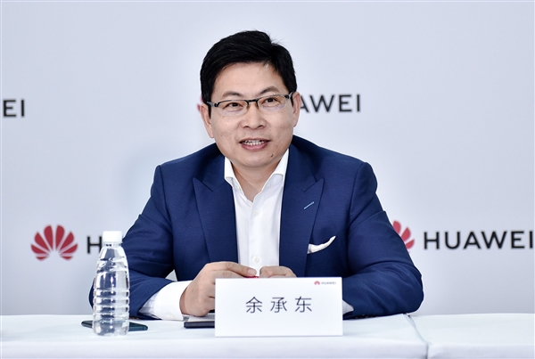 余承东称鸿蒙智驾是第一名:不是第一阵营就是第一名 我先把牛吹在这里!