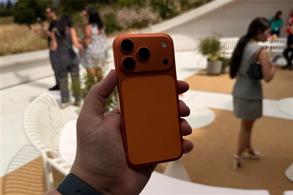 高通被抛弃!iPhone 18系列首发苹果自研基带C2