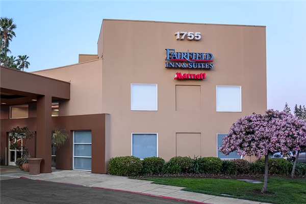 远超法规49℃上限!美国男子在酒店洗澡被热水烫死