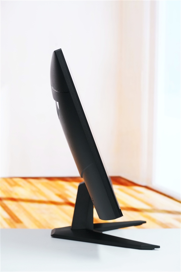 2K/210Hz仅739元！微星MAG 275QF E21显示器图赏