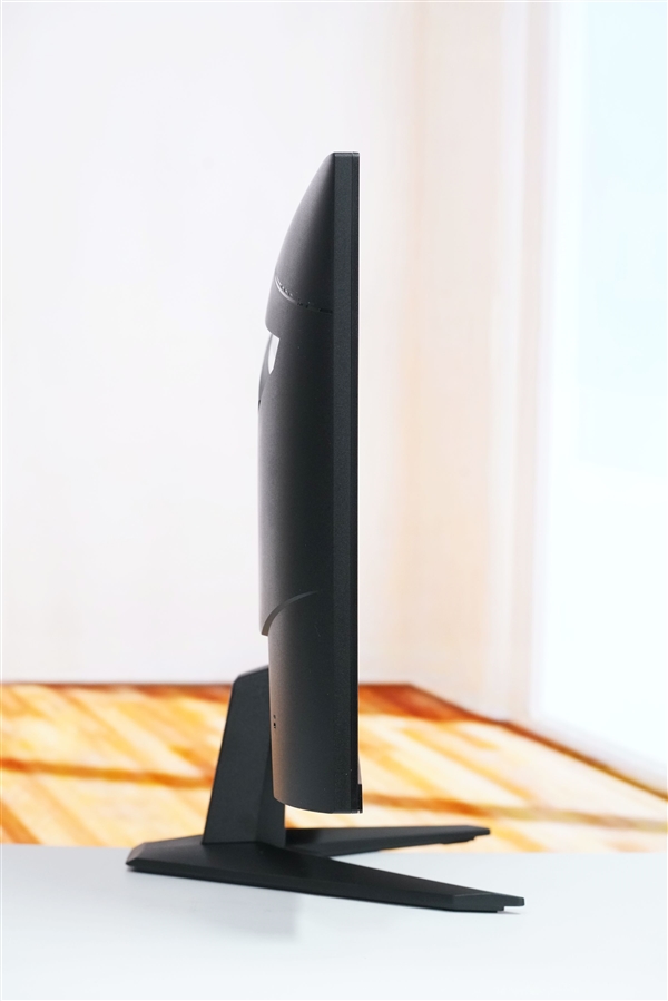 2K/210Hz仅739元！微星MAG 275QF E21显示器图赏