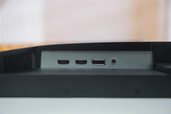 2K/210Hz仅739元！微星MAG 275QF E21显示器图赏