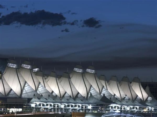 这个机场居然和邻国一样大!堪比10万个足球场