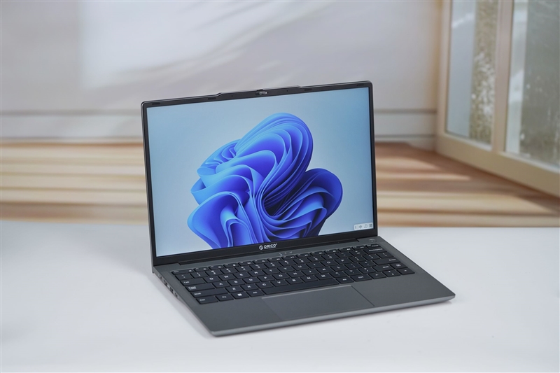 奥睿科Obook超能本评测：外设龙头的跨界作品 设计独特充满品牌特点