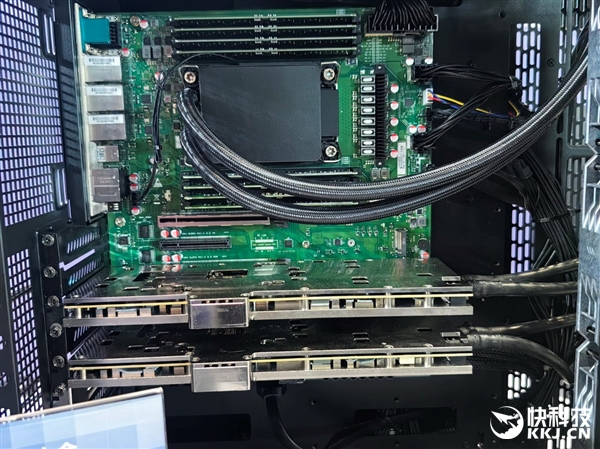 120GB共享显存无人能敌!酷睿Ultra 200H轻松跑1200亿参数MoE大模型