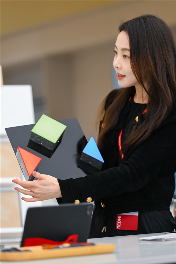 樊振东为REDMI K90系列超级像素屏命名:1:1:1屏