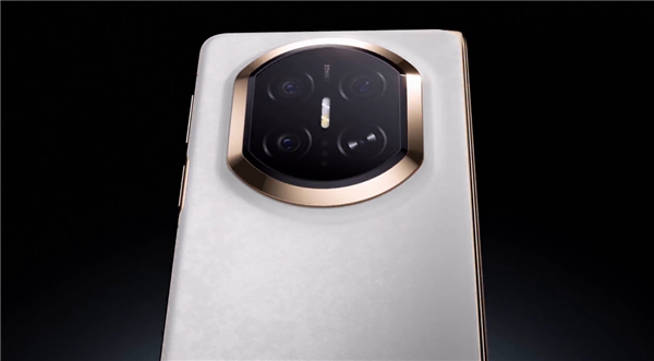 全系首发麒麟9030 Pro！余承东：买折叠屏就选华为Mate X7