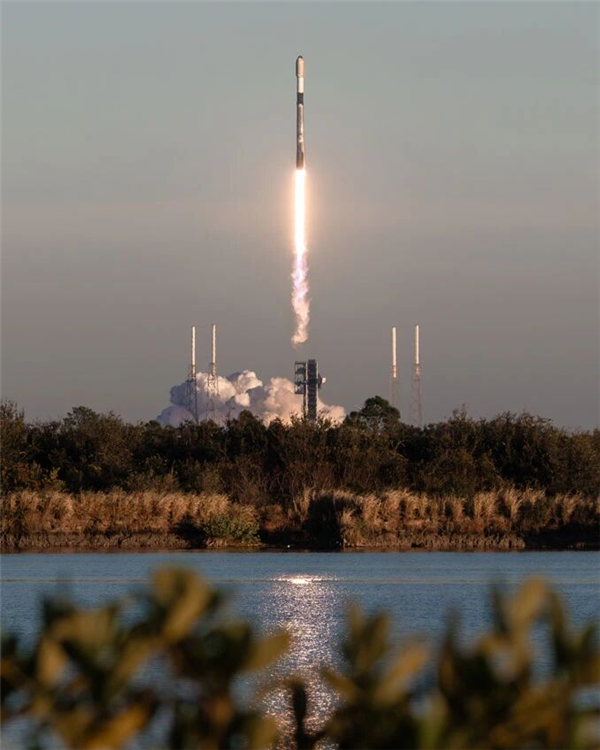 SpaceX猎鹰火箭助推器成功回收550次!82%都在船上