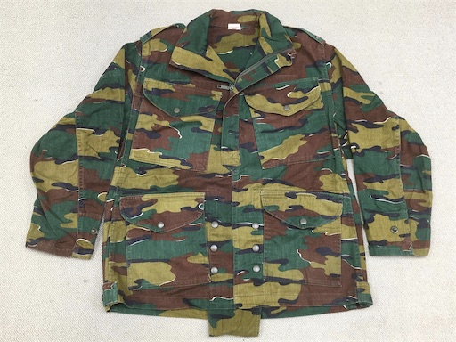 2025年的最后一件爆款 藏在你爸的衣柜里