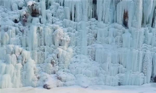 绵延几千米！山西通天峡现冰瀑冰挂群景观：宛若童话世界
