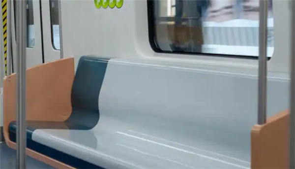 地铁座位还可以卖钱？上海地铁现黄牛占座后有偿让座