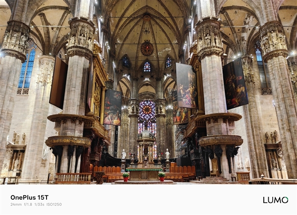 小屏党的梦中情机 一加15T样张首秀:搭载LUMO凝光影像