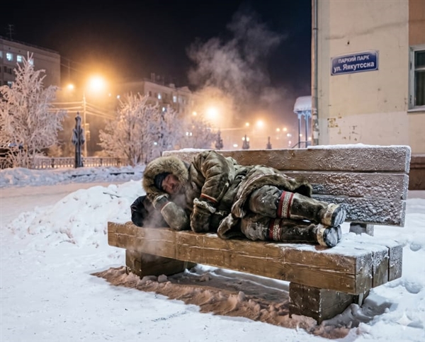 男子零下20℃睡了一觉冻僵心跳都没了！5小时后被解冻复活